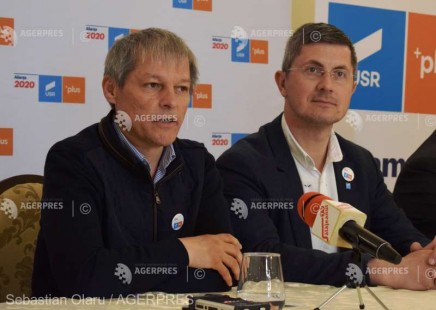 Dacian Cioloş: Fiecare europarlamentar al Alianţei USR-PLUS va deschide câte două birouri în ţară