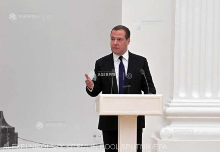 Rusia: Fostul preşedinte Medvedev critică sancţiunile occidentale ''nebuneşti''
