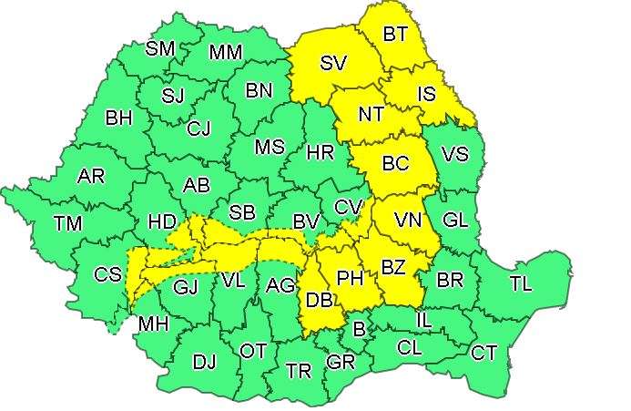 NM: Cod galben de instabilitate atmosferică în Carpaţii Meridionali, local în Moldova şi în nordul Munteniei
