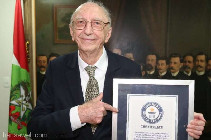 Record Guinness: Un bărbat din Brazilia a muncit la aceeaşi companie timp de 84 de ani