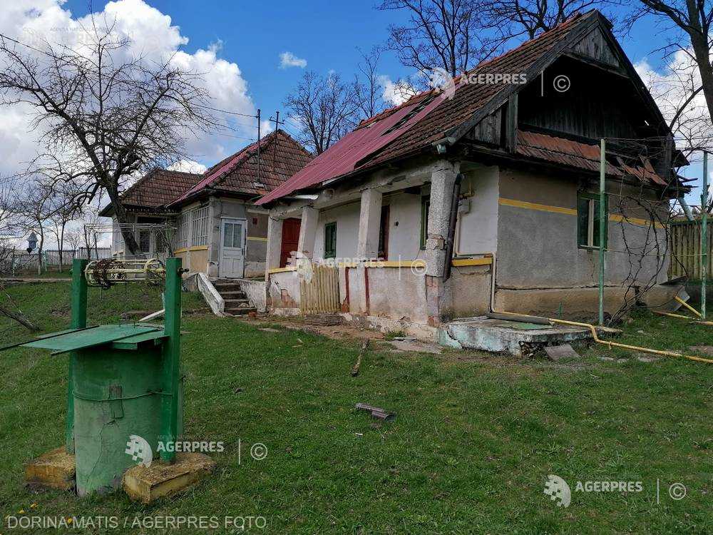 CASE CU AMINTIRI/Mureş: Casa copilăriei actorului Ovidiu Iuliu Moldovan - prima casă memorială din judeţ