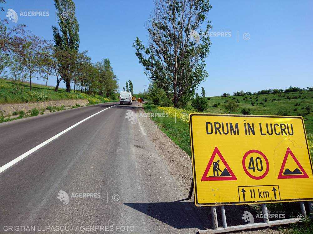 Infotrafic: Restricţii de circulaţie pe A1 Sibiu-Deva şi pe DN 7 la Călimăneşti, începând de luni